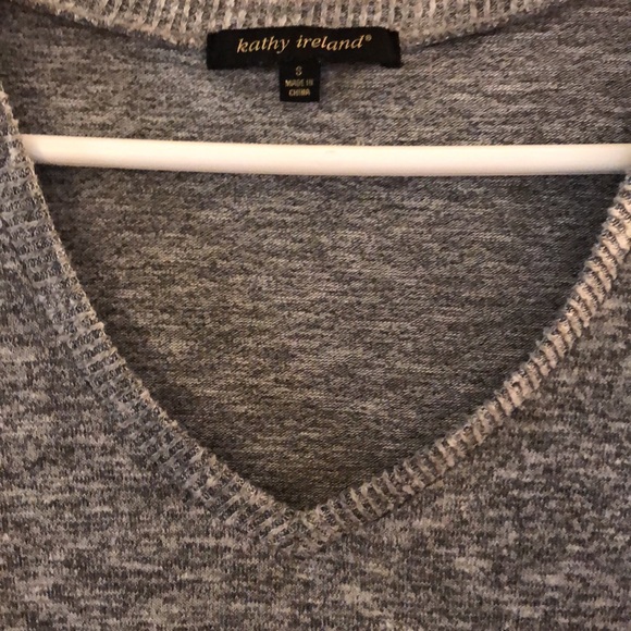 Heather black/gray/white v-neck sweater size small. - Picture 2 of 4